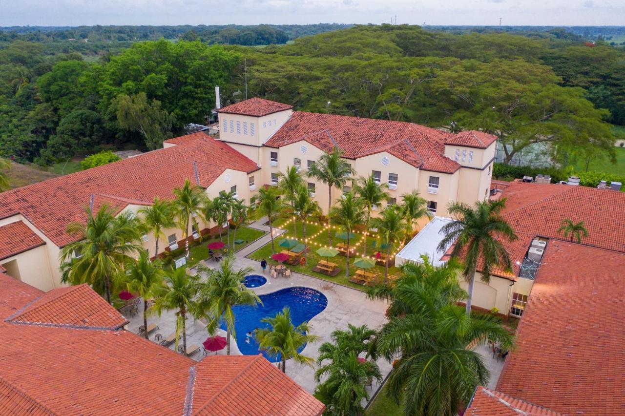 Quality Hotel Real Aeropuerto San Salvador San Luis Ngoại thất bức ảnh