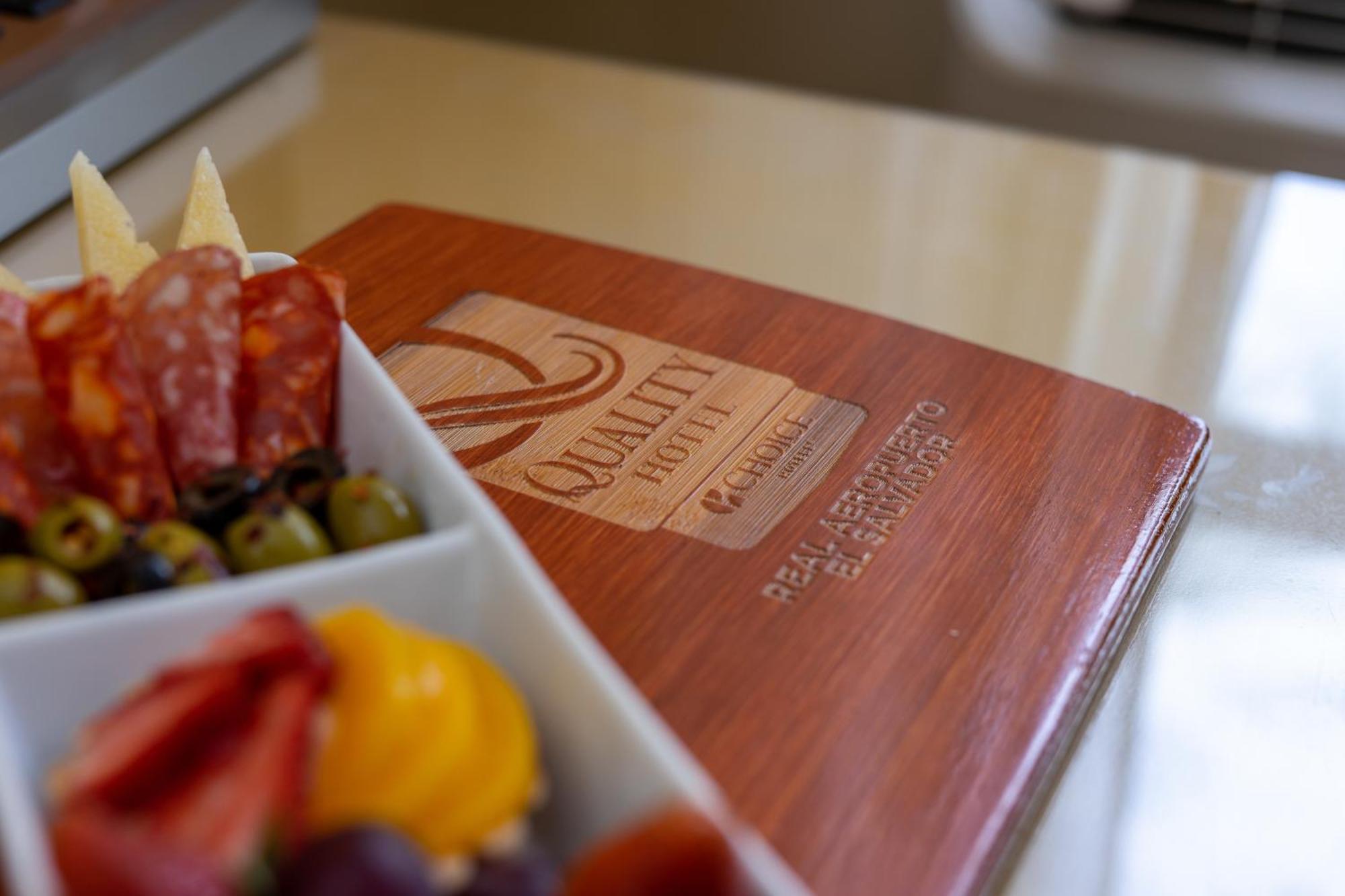 Quality Hotel Real Aeropuerto San Salvador San Luis Ngoại thất bức ảnh